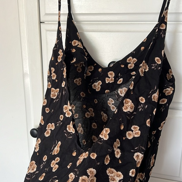 Brandy Melville sunflower slip dress - Picture 4 of 5